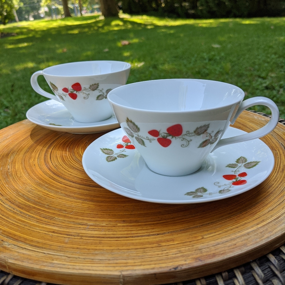Vintage Strawberry Tea Cups - Picture 3 of 7